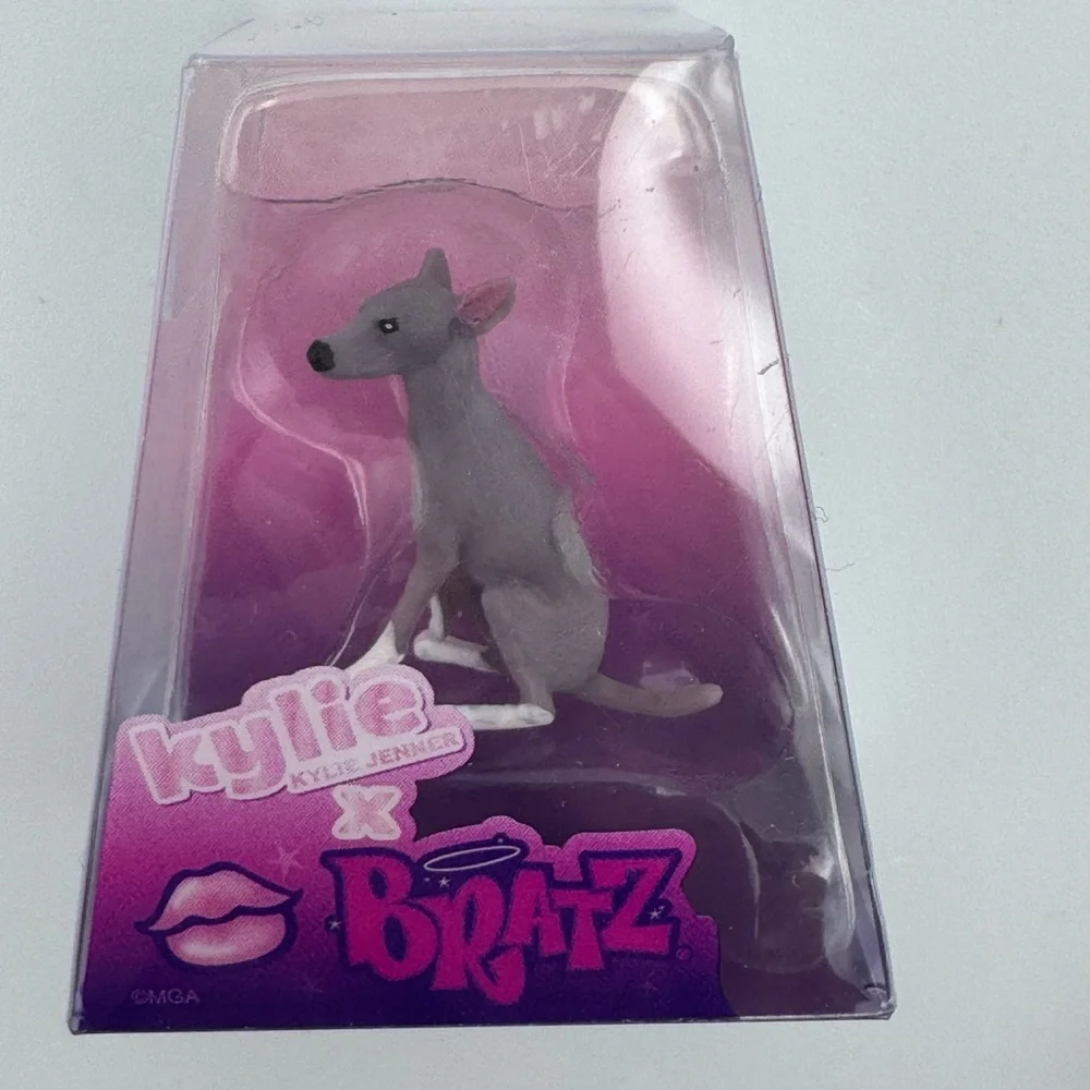 Kylie Jenner x Bratz‎ Mini Look #1 Met Gala Purple Dress + Norman Dog MGA